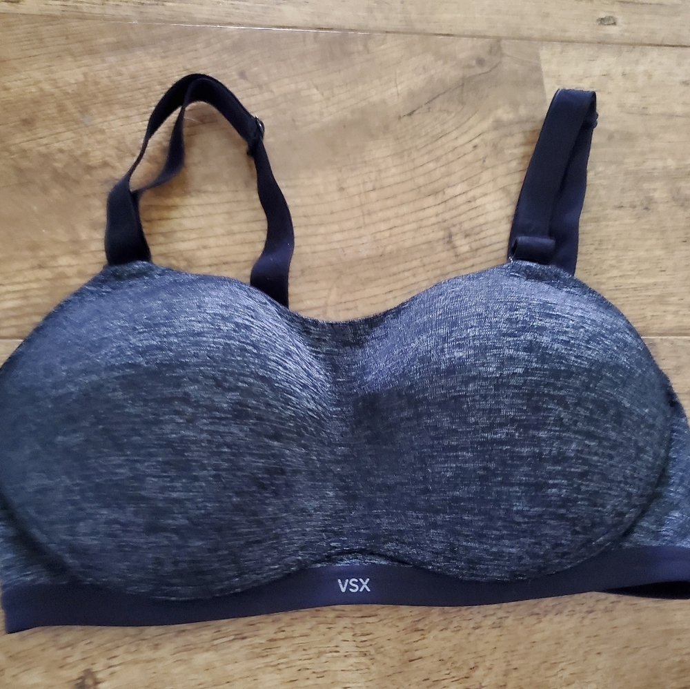 Victoria's secret sports bra - Picture 1 of 3